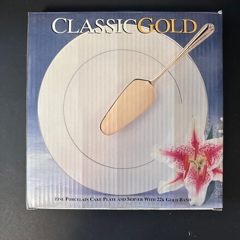 FINE PORCELAIN CAKE PLATE AND SERVER WITH 22 K GOLD BAND- CLASIC GOLD